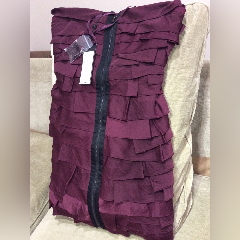 Brand New BCBG Bcbgmaxazria Woman’s Ruffle Dress- Size 0- Beautiful Design